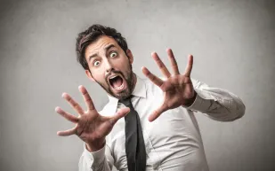 كيف تتغلب على الخوف المصطنع؟!