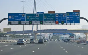 الامارات : تعديلات مرورية جديدة تشمل رخص القيادة وحدود السرعة 