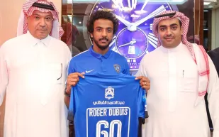 صور| ياسر الشهراني ممثلاً لشركة ساعات عالمية