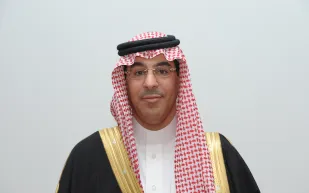 من هو عواد بن صالح العواد وزير الاعلام السعودي الجديد