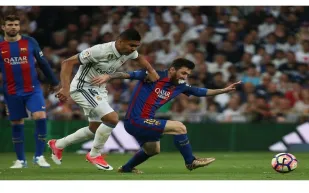 ميسّي يقود برشلونة لصعق ريال مدريد وانتزاع صدارة ترتيب الدوري الإسباني فيديو