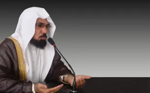 فيديو| الشيخ سلمان العودة يمازح ابنه عقب خروجه من المستشفى
