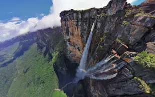 رحلة بتقنية الـ 360 درجة لشلالات إينجل الشاهقة.. «تجربة تخطف الأنفاس» (فيديو)