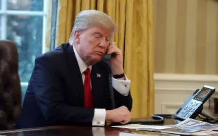 ما هو التطبيق الوحيد على هاتف ترامب؟