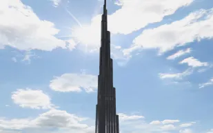 سكان برج خليفة يفطرون حسب ثلاثة مواقيت مختلفة في رمضان