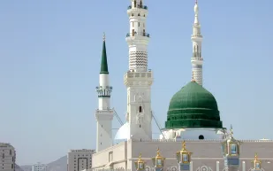 بالفيديو قصة عامل  قضى 30 عاماً في خدمة الحرم النبوي