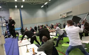 فيديو| مضاربة بالأسلحة في الرياض برمضان