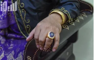 لالو يونس يحمل خاتم سليمان ويملك 27 كجم ذهبًا ويأكل البيتزا فما هي قصته