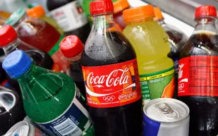 شركتا بيبسي وكوكاكولا يقرران خفض سعر مشروباتهما