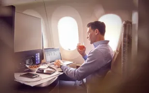 قرار جديد بشأن حظر الأجهزة الإلكترونية على الرحلات من أبوظبي لأمريكا