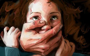 يعرض تسجيلاً مخلاً بالآداب على طفلة ليهتك عرضها