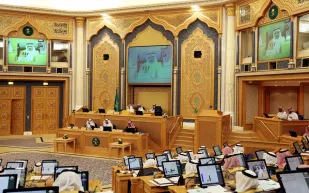 بين الرفض والقبول .. بماذا غرد السعوديون بعد إقرار «القيمة المضافة» ؟