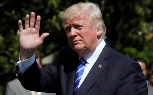 فيديو|موقف محرج وغير متوقع  لموكب ترامب