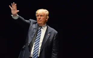 ترامب يشن هجوماً حاداً على قطر ويهدد بنقل القاعدة الأمريكية بالدوحة