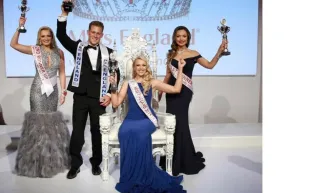 لأول مرة في التاريخ أكثر الرجال وسامة بساق واحدة