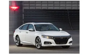 بالصور هوندا تكشف النقاب عن تصميمها الجديد لسيارة أكورد