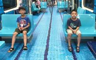 أحواض سباحة وملاعب كرة قدم داخل «مترو» تايوان! 