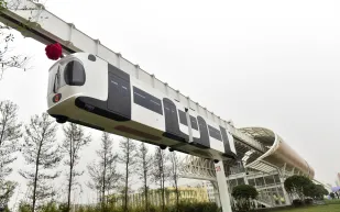 فيديو| تجربة لأسرع قطار معلق في العالم