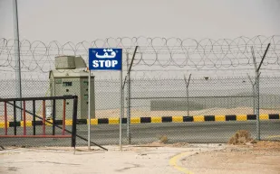 شاهد|سعودي يحتفل بقرب افتتاح منفذ عرعر الحدودي مع العراق 