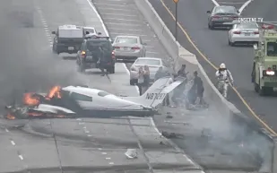 فيديو| مروع انفجار طائرة على طريق سريع في أمريكا