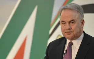 جيمس هوجن.. الموظف الصغير الذى تحول لخبير عالمي في شركات الطيران