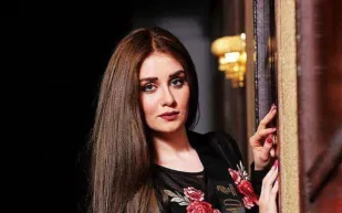 سحب اللقب من ملكة جمال العراق.. والسبب زوجها! (صور)