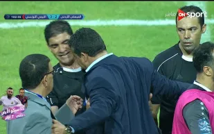 فيديو| لاعبو وإداريو الفيصلي يعتدون على حكم نهائي البطولة العربية