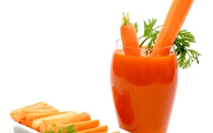 ماذا يحدث في جسمك عند تناول عصير الجزر