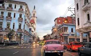 «كوبا» فقيرة لكنها كريمة.. 5 اسباب تدفعك لزيارتها