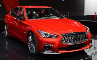 انفينيتي Q50 موديل 2018.. تقنيات حديثة ممزوجة بفخامة مبهرة