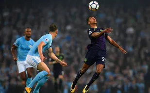الدوري الإنكليزي مانشستر سيتي يفلت من كمين إيفرتون بأُعجوبة