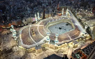 شاهد| حقيقة انتحار امرأة داخل الحرم المكي