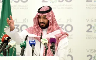 فيديو| وزير الإسكان يكتب لـ «الرجل»: محمد بن سلمان.. صانع التغيير لوطن طموح