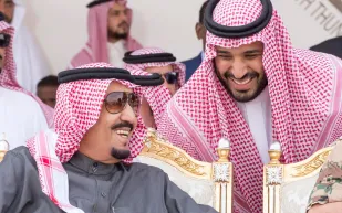 فيديو| أمير منطقة القصيم فى مقال لـ«الرجل»: سمو الأمير محمد بن سلمان «من شابه أباه فما ظلم»