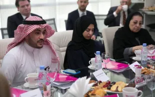 قصة نجاح بهدف نبيل ..خالد الخضير يفتح مجالات العمل أمام المرأة العربية