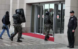 بالفيديو عارضة أزياء تقتل ممثلاً مشهوراً وتنتحر