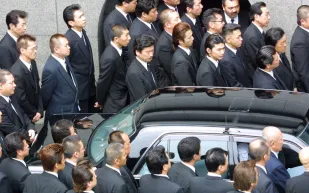 خبايا وأسرار «الياكوزا» أغنى عصابة مافيا في العالم (صور)