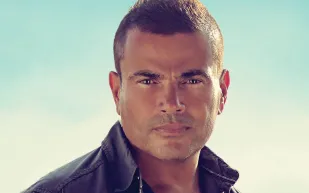 عمرو دياب مع ابنتيه أم مع دينا الشربيني صورة