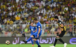 شاهد..أهداف وملخص مباراة الهلال والاتحاد (فيديو)