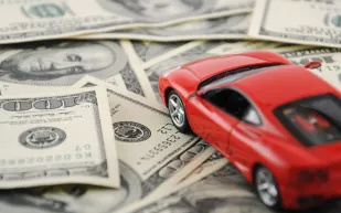 مفكر اقتصادي "للرجل"  قيادة المرأة سوف توفر 36 مليار ريال سنويا وتخلق 72 ألف مشروع