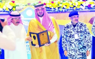 وزير الداخلية يشهد تخريج 1251 ضابطاً في كلية الملك فهد