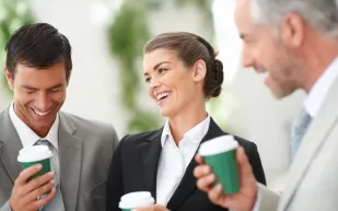 احذروا فناجين القهوة في المكتب.. فهي ملوثة بالجراثيم!