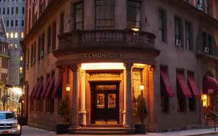 مطعم Delmonico's الأمريكي..وقوائم طعامه السرية لأصحاب الملايين