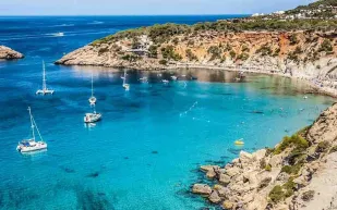 اكتشف سحر إيبيزا الكلاسيكي.. أروع حصن حجري في العالم