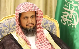 النائب العام لا فارق بين المسؤولين والأمراء المحتجزين وبين أي محتجز آخر