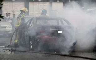 ارتفاع عدد ضحايا احتراق مركبة بالشارقة إلى ثلاثة أشخاص ارتفاع عدد ضحايا احتراق مركبة بالشارقة إلى ثلاثة أشخاص