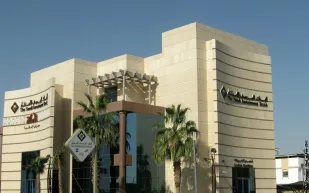 مصادر البنوك تجمد 1200 حساب ضمن التحقيقات في قضايا الفساد