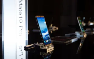 هواوي شريكاً تكنولوجياً رسمياً لأسبوع الموضة العربي الخامس