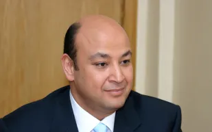 عمرو أديب يعلق علي اغنية مصرية أثارت الجدل !