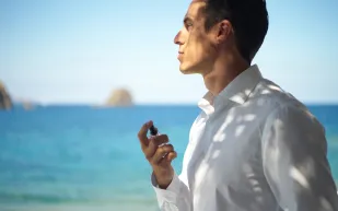 ما هو الفيتيفر؟ 10 معلومات عن عطر يفيض انتعاشاً